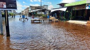 Sejumlah titik di Kota Dumai terkena banjir rob atau pasang keling (foto/int)